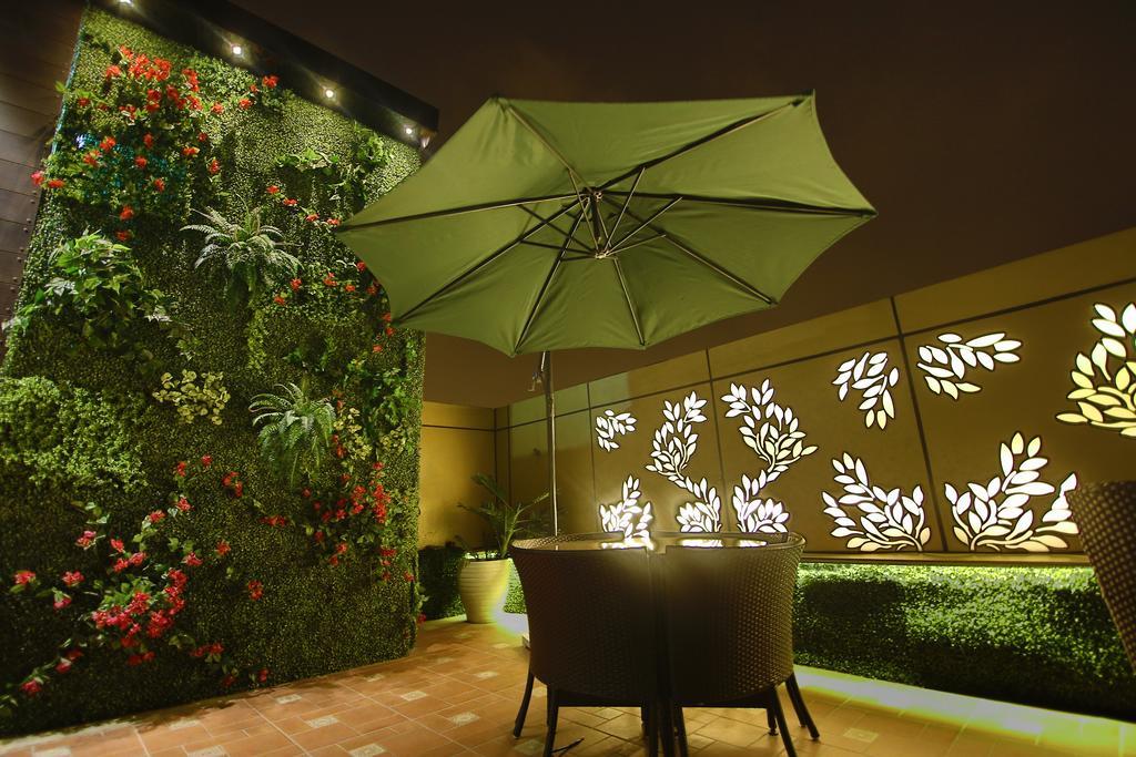 Hotel Jrd Exotica-Business Hotel New Delhi Eksteriør bilde